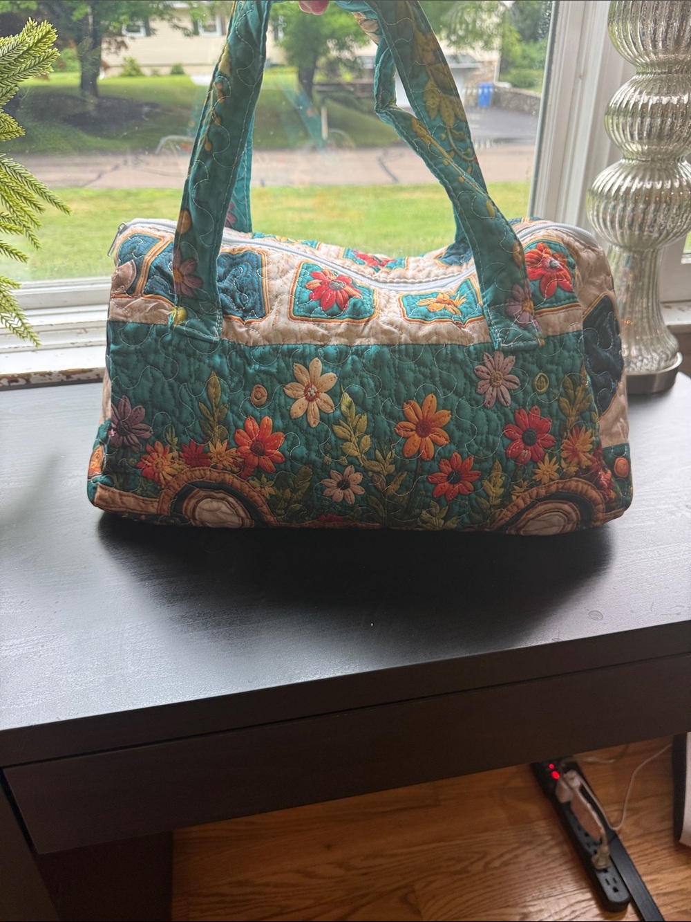 Quilted Floral Shoulder Bag in Teal - Picture 4 of 11